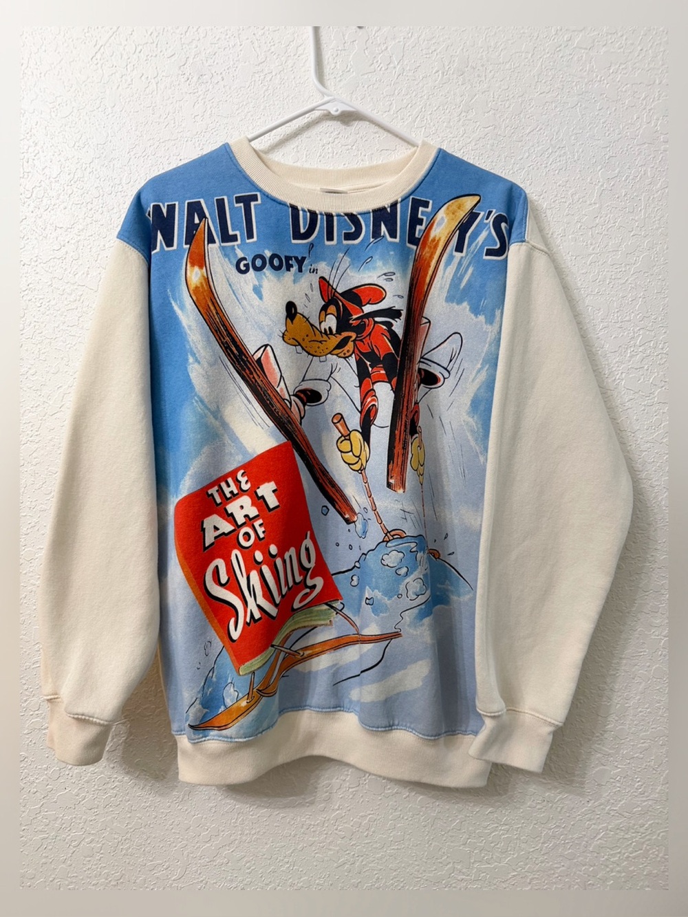 Disney Goofy 'The Art of Skiing' Graphic Sweatshirt - Blue & Cream - M